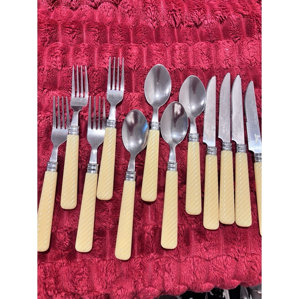 Gibson Stainless Steel Set of 4 Braid Cream Design Excellent Condition